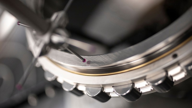 Inspection of an engine bearing